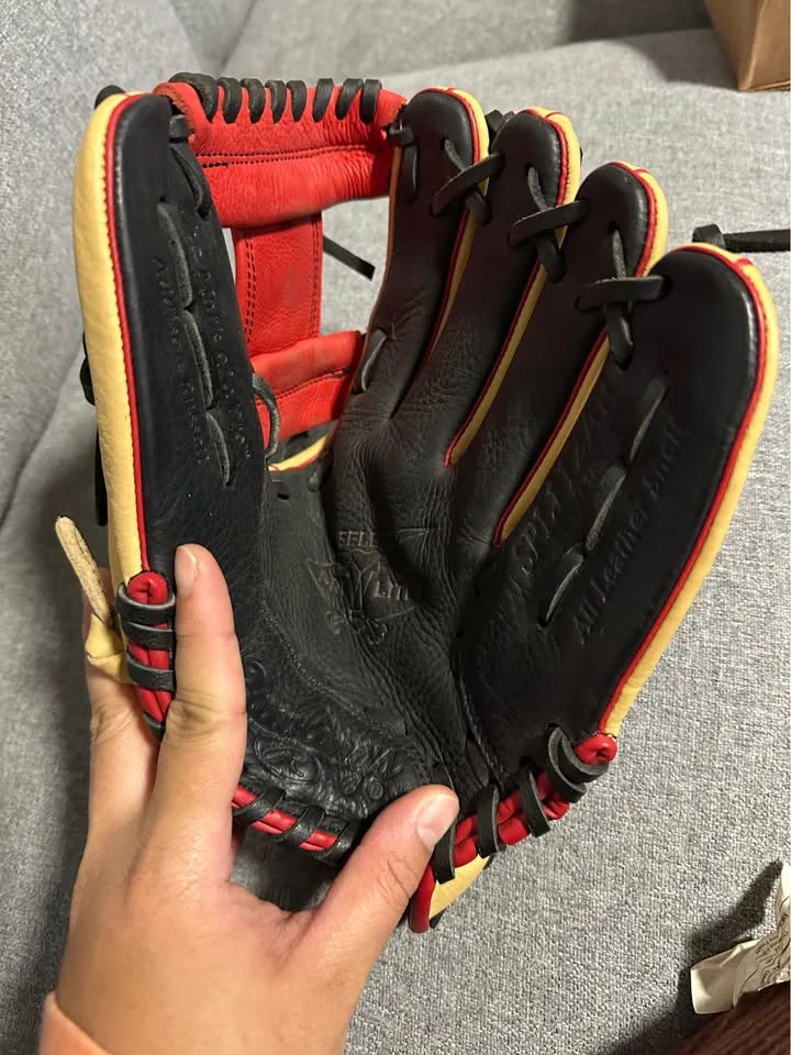 Kids Rawlings Baseball Glove image indicator(3)