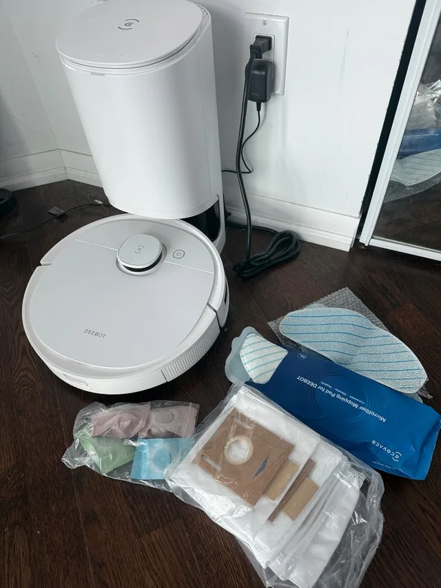 Ecovacs Deebot T9+ Robot Vacuum & Mop + Huge Extras