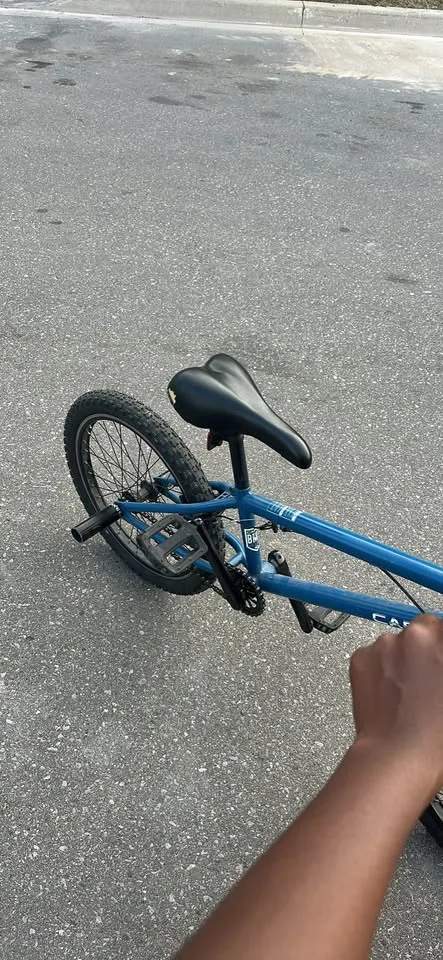 Bmx bike used but in good condition no low balling image indicator(2)