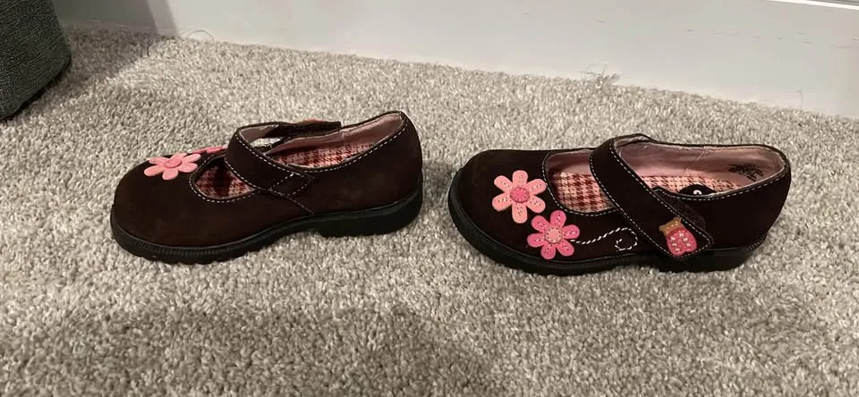 Circo toddler size 9 Mary Jane suede leather shoes image indicator(2)