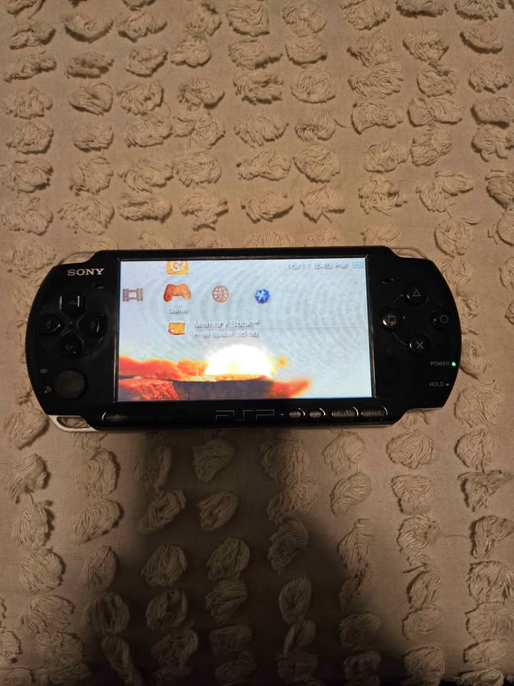 Modded psp for sale - photo 2