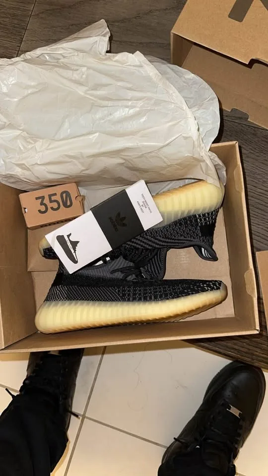 adidas Yeezy Boost 350 V2 image indicator(2)