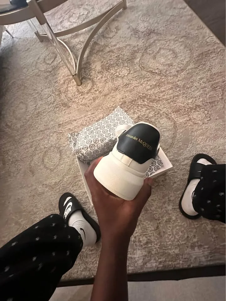 (BRAND NEW) Alexander McQUEEN (NO BOX) image indicator(3)