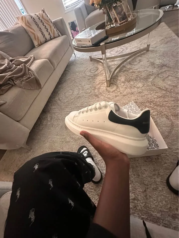 (BRAND NEW) Alexander McQUEEN (NO BOX) image indicator(6)