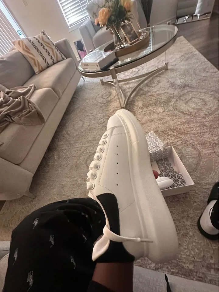 (BRAND NEW) Alexander McQUEEN (NO BOX) image indicator(8)