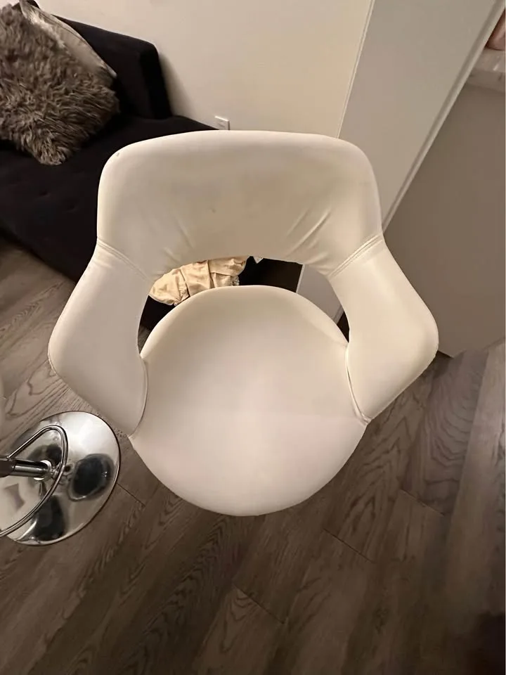 MOVING SALE- 3 TALL adjustable chairs. image indicator(4)