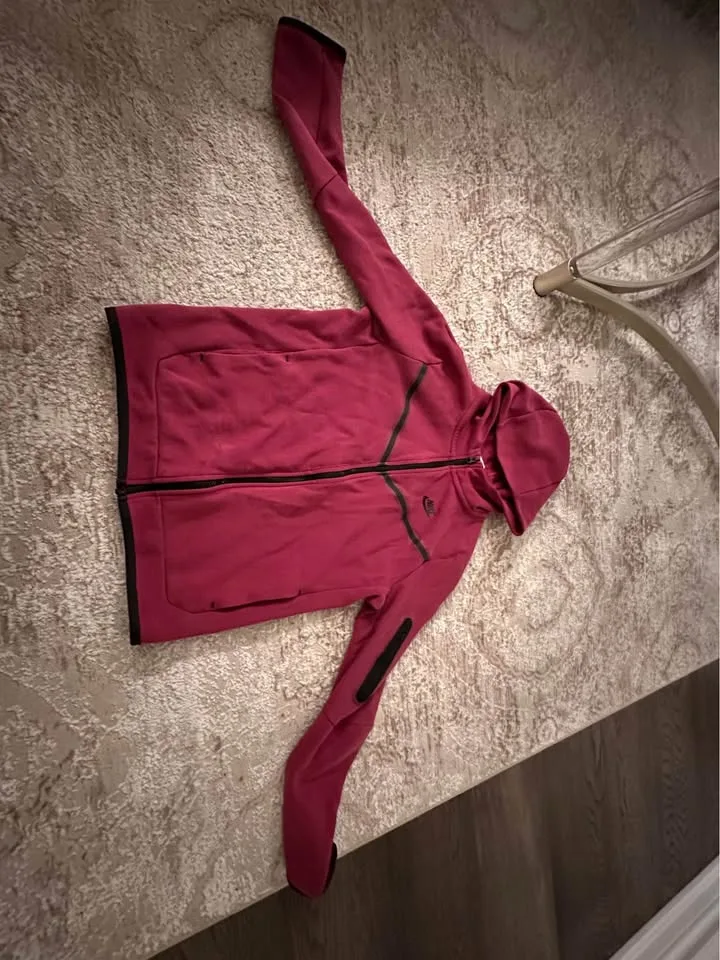 Purple Nike tech fleece old gen (YOUTH XL✅) image indicator(2)