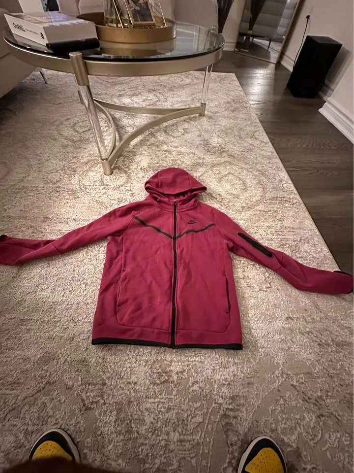 Purple Nike tech fleece old gen (YOUTH XL✅) image indicator(4)