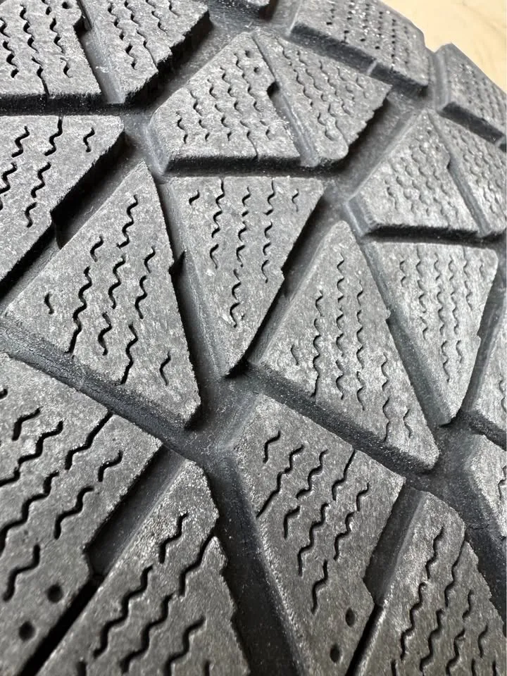 Audi Q5 winter tires and rims (fits 2018+) 235/60R18 image indicator(4)