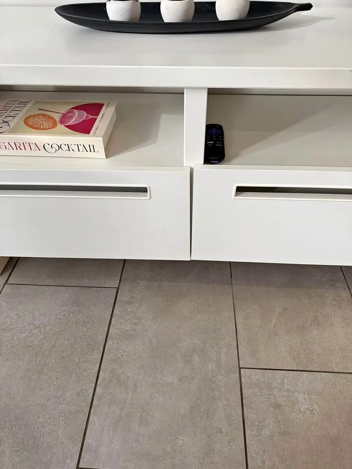 White TV stand / console thumbnail