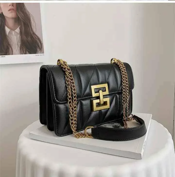 Sales.! Quilted chain handbag image indicator(7)
