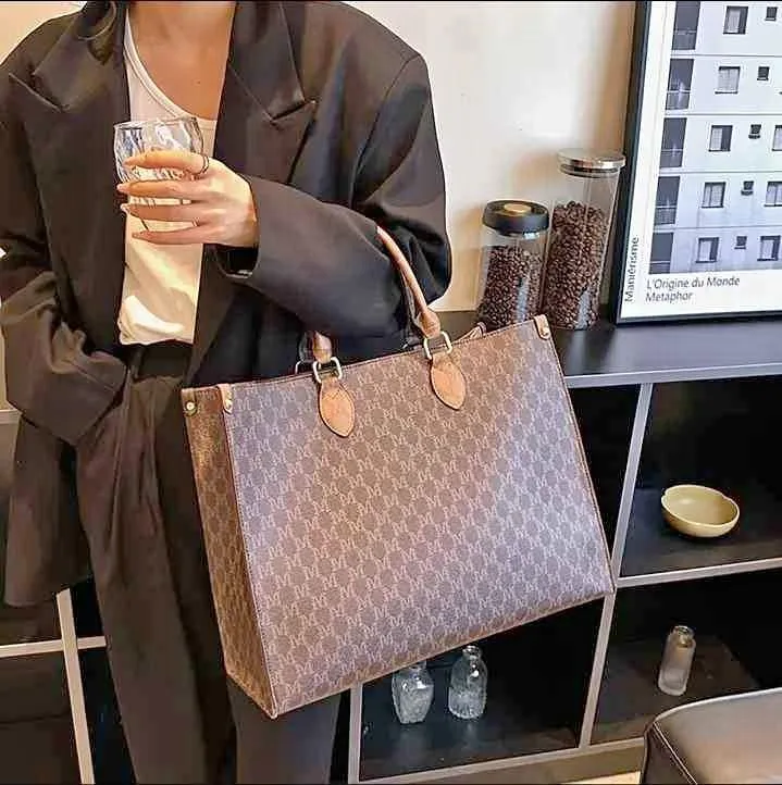 Large Tote Handbag-Blue image indicator(5)