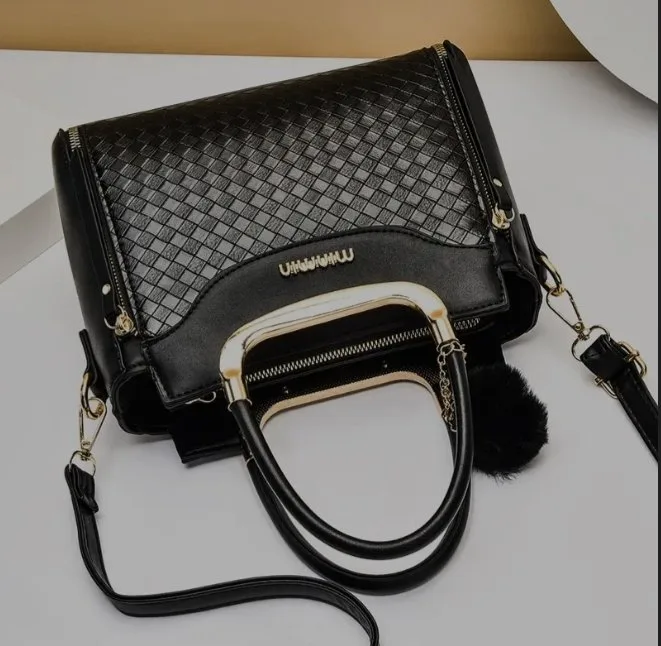 Elegant Geometric Satchel Bag image indicator(4)
