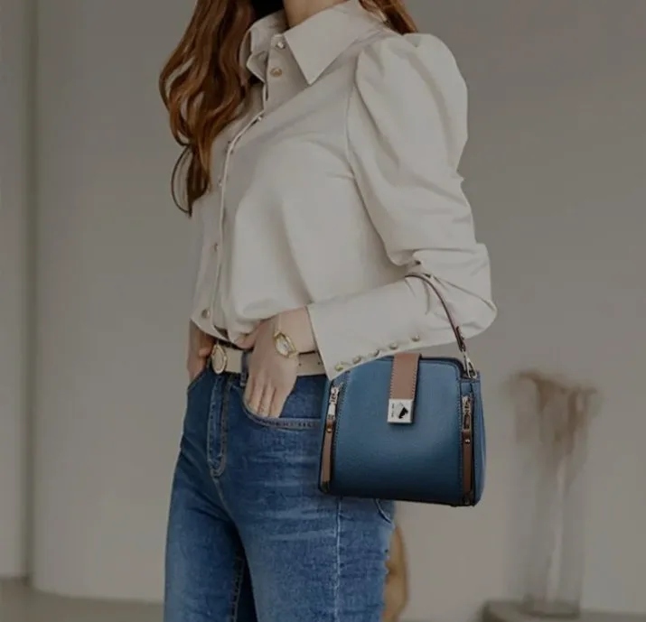 Luxury Small Crossbody Handbag image indicator(3)