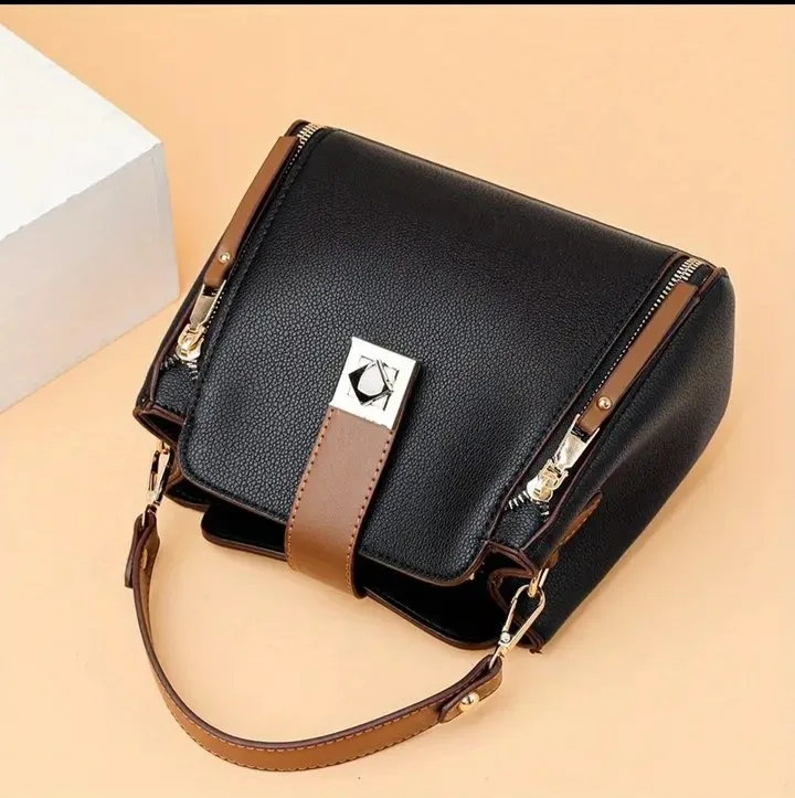 Luxury Small Crossbody Handbag image indicator(6)