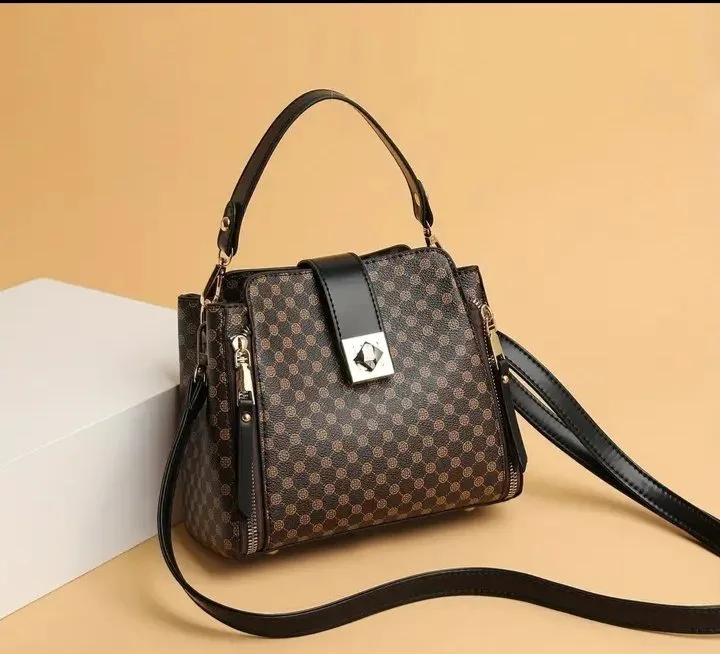 Luxury Small Crossbody Handbag image indicator(7)