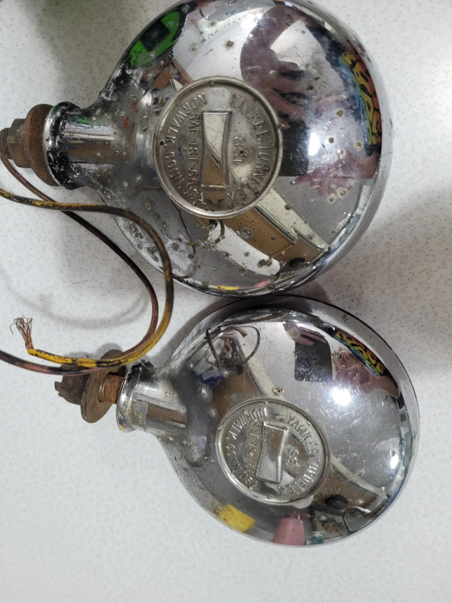 Vintage Set Of 2 Yankee Turnflex Chrome 4 Inch Metal Red Brake l image indicator(2)