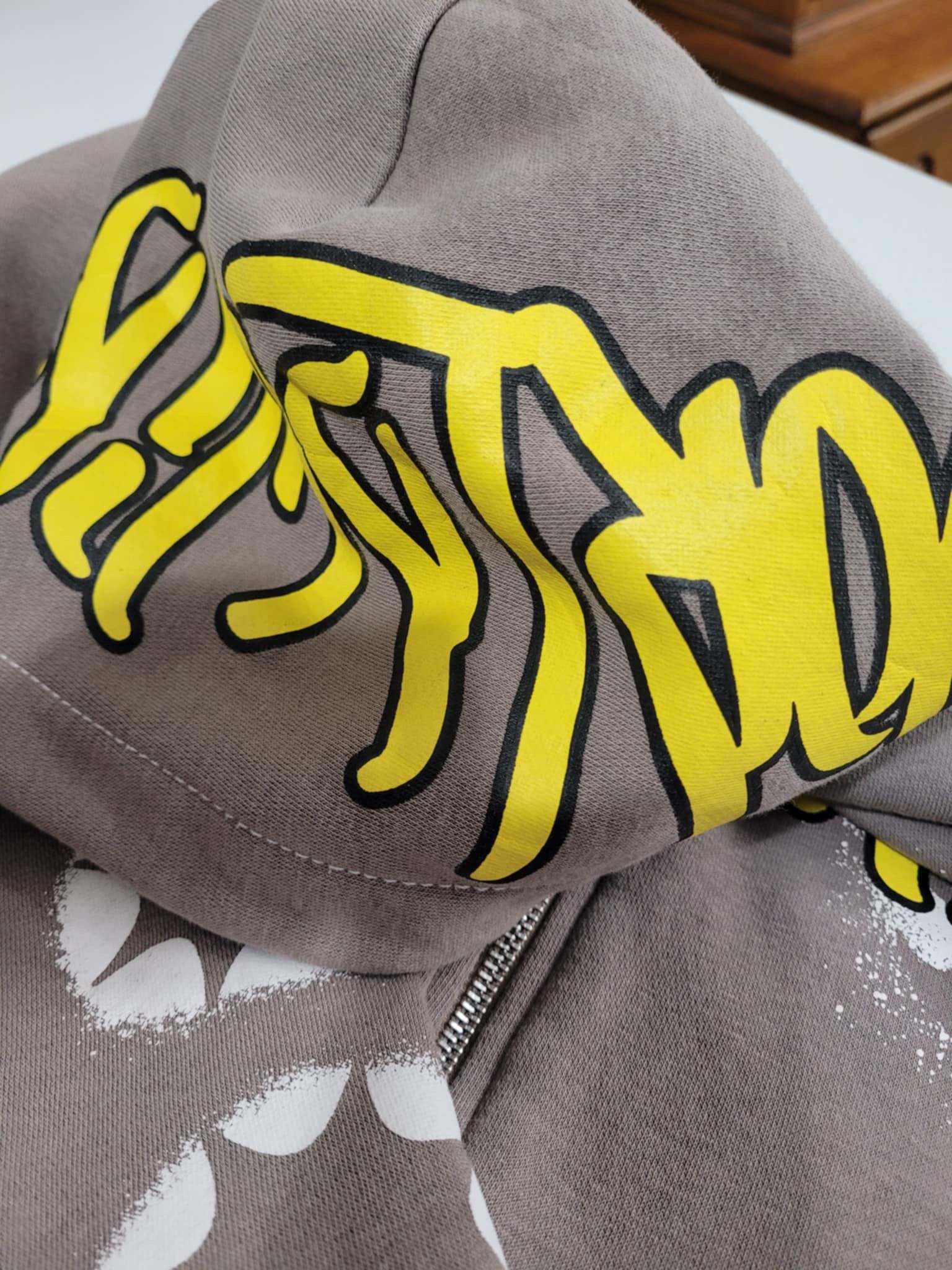 WORLDWIDE Designer Logo Boohoo Man Hoodie Mens Size large!! - photo 5