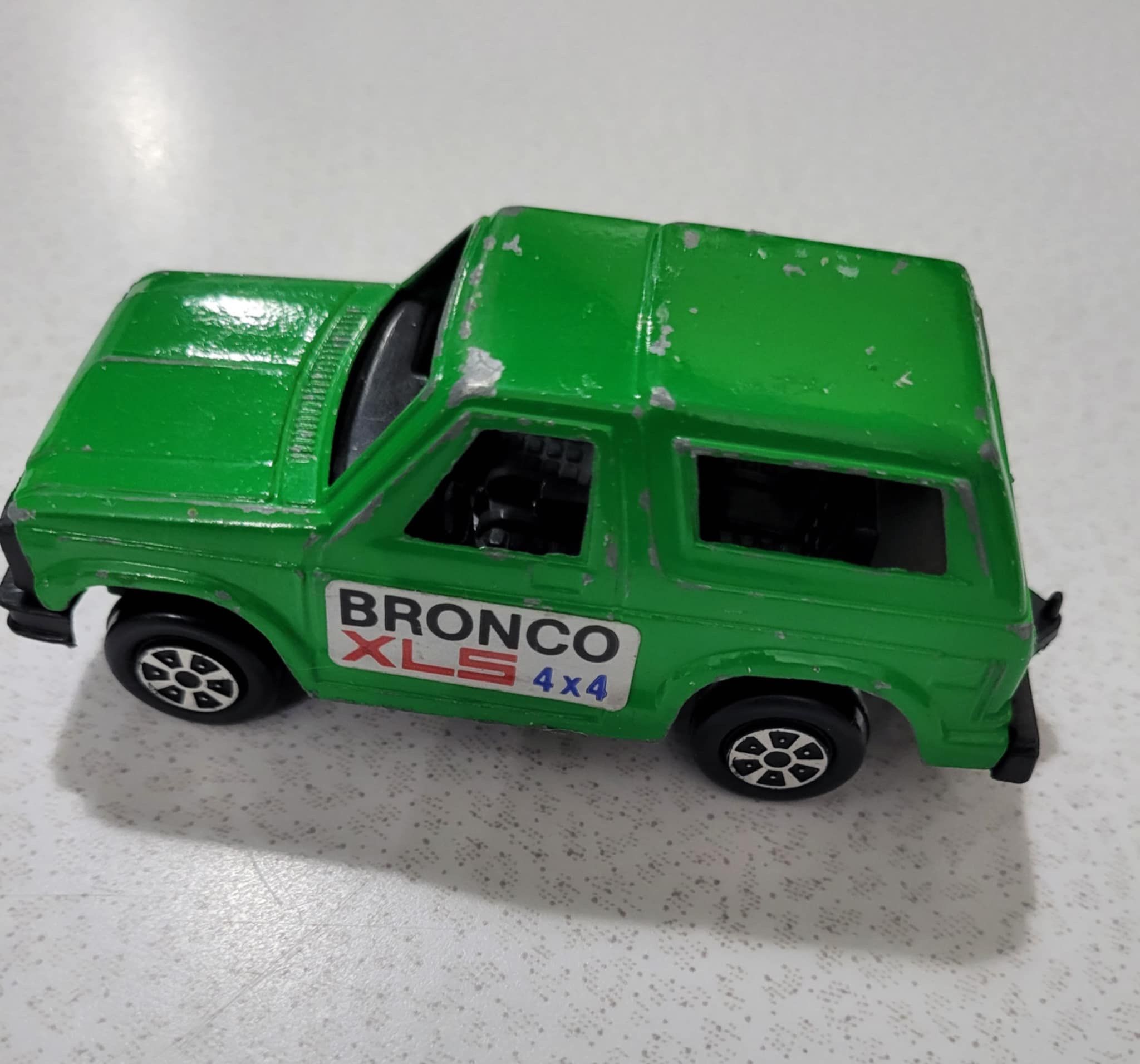 Vintage Tootsie Toys Ford BRONCO 4x4 Green Metal 4 Inch Toy Car