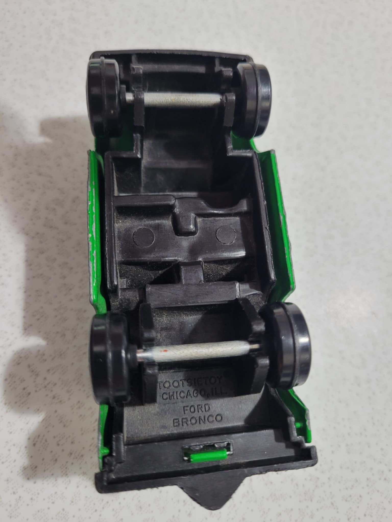 Vintage Tootsie Toys Ford BRONCO 4x4 Green Metal 4 Inch Toy Car - photo 3
