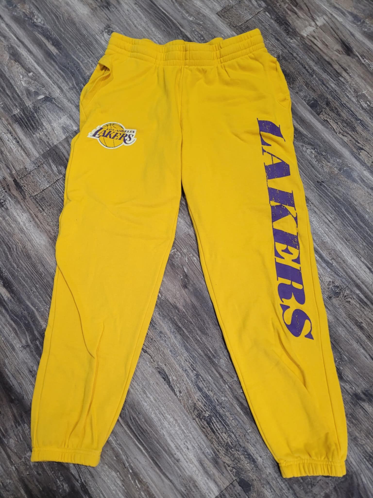 Set Of NBA Los Angeles Lakers Sweatpants & Lebron James Shirt Ad - photo 3