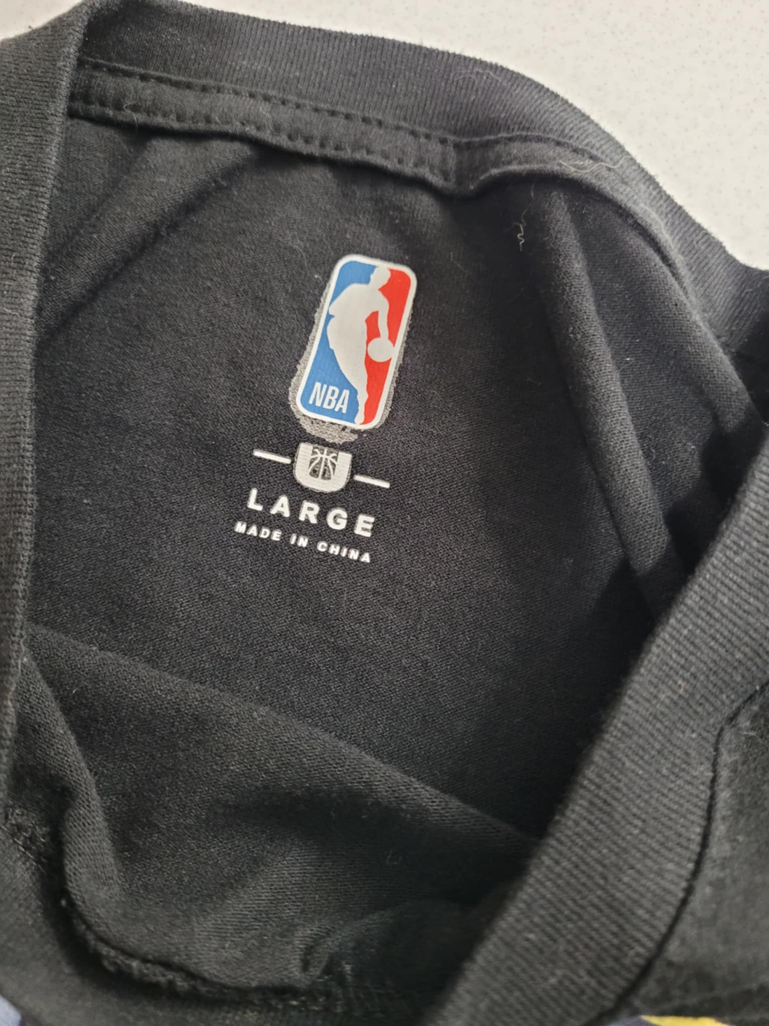 Set Of NBA Los Angeles Lakers Sweatpants & Lebron James Shirt Ad - photo 5