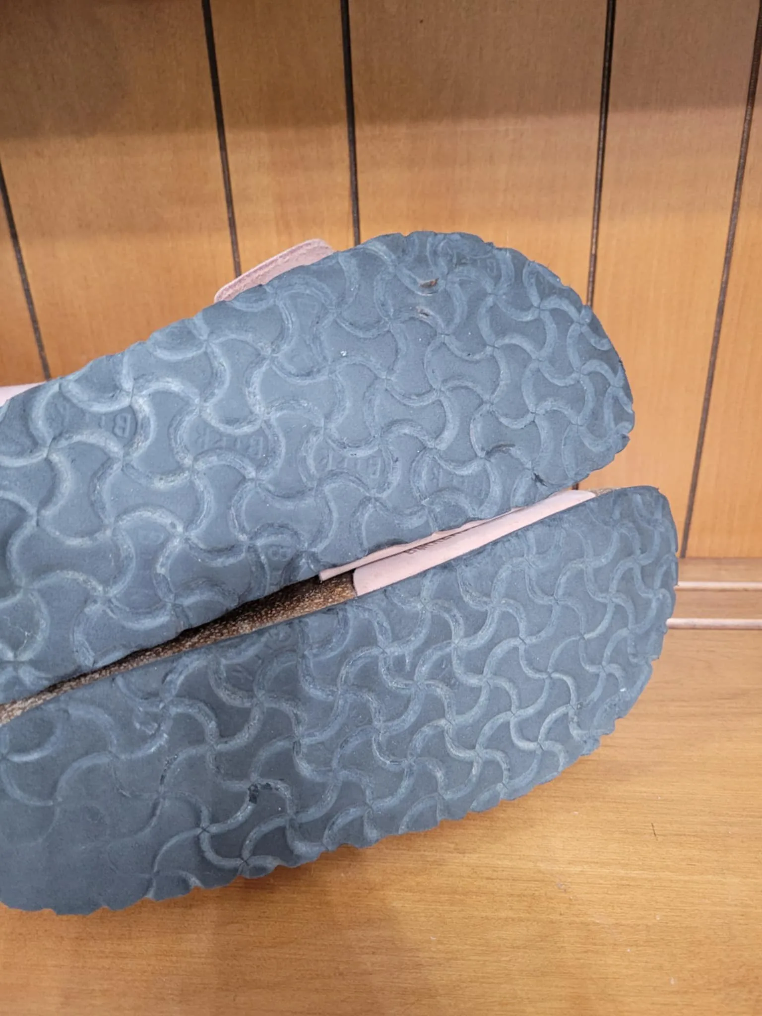 Birkenstock Sandals Womens 8 Mens 6 - Like New! image indicator(2)