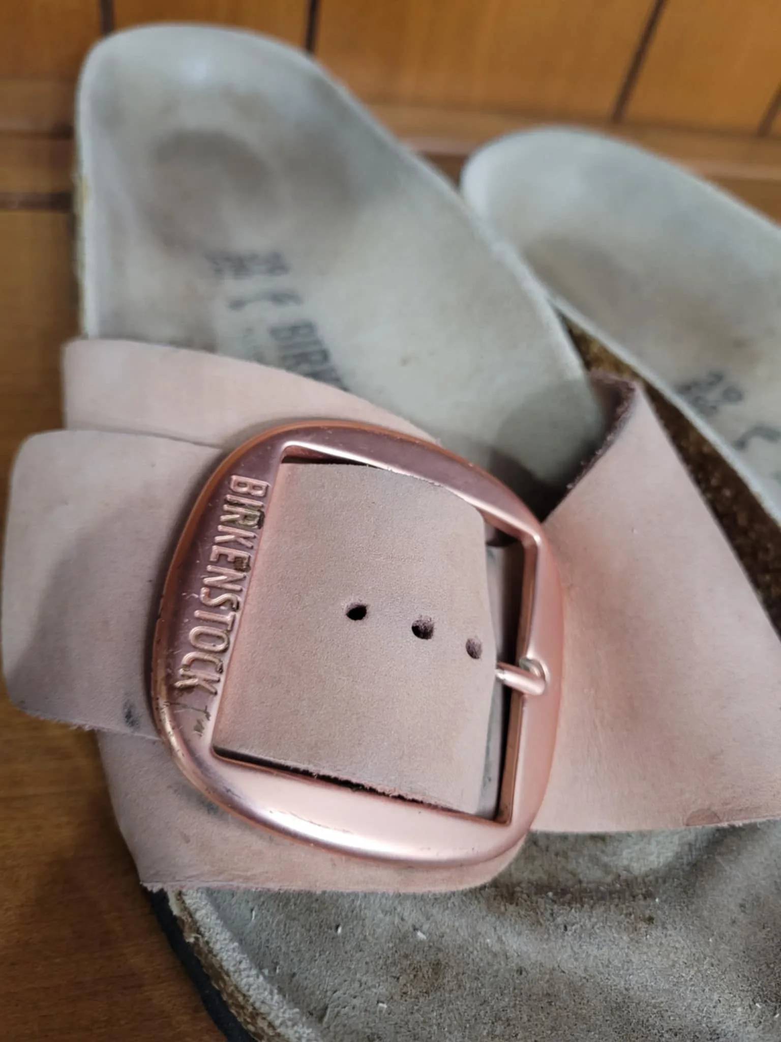 Birkenstock Sandals Womens 8 Mens 6 - Like New! image indicator(3)