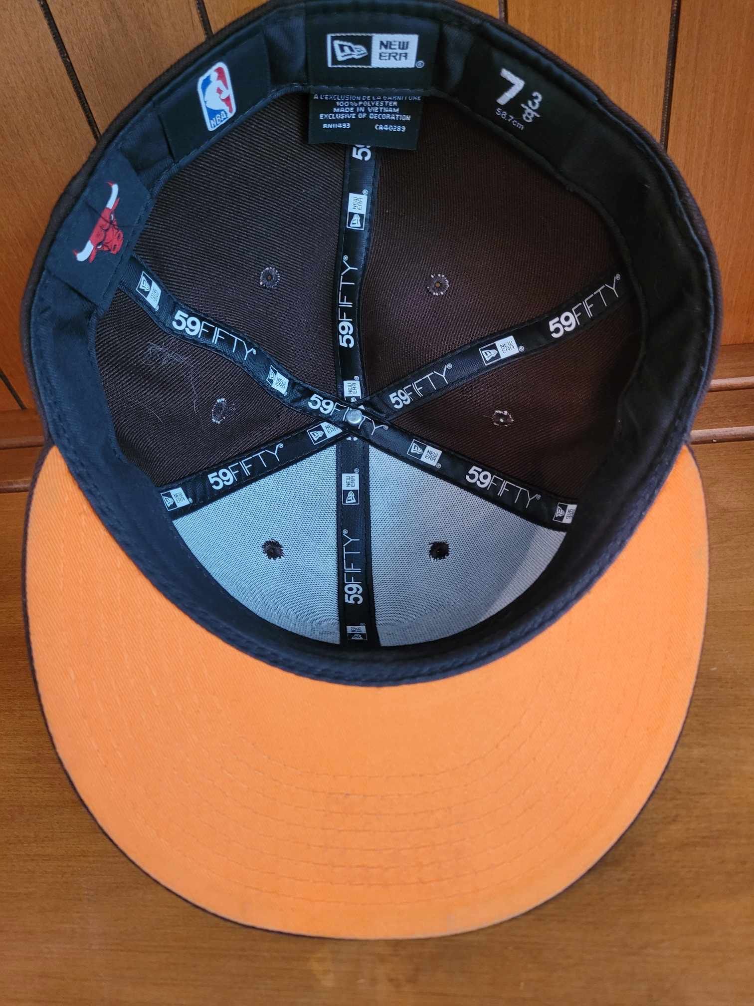 New Era Bulls Fitted Hat Size 7 3/8 - photo 2