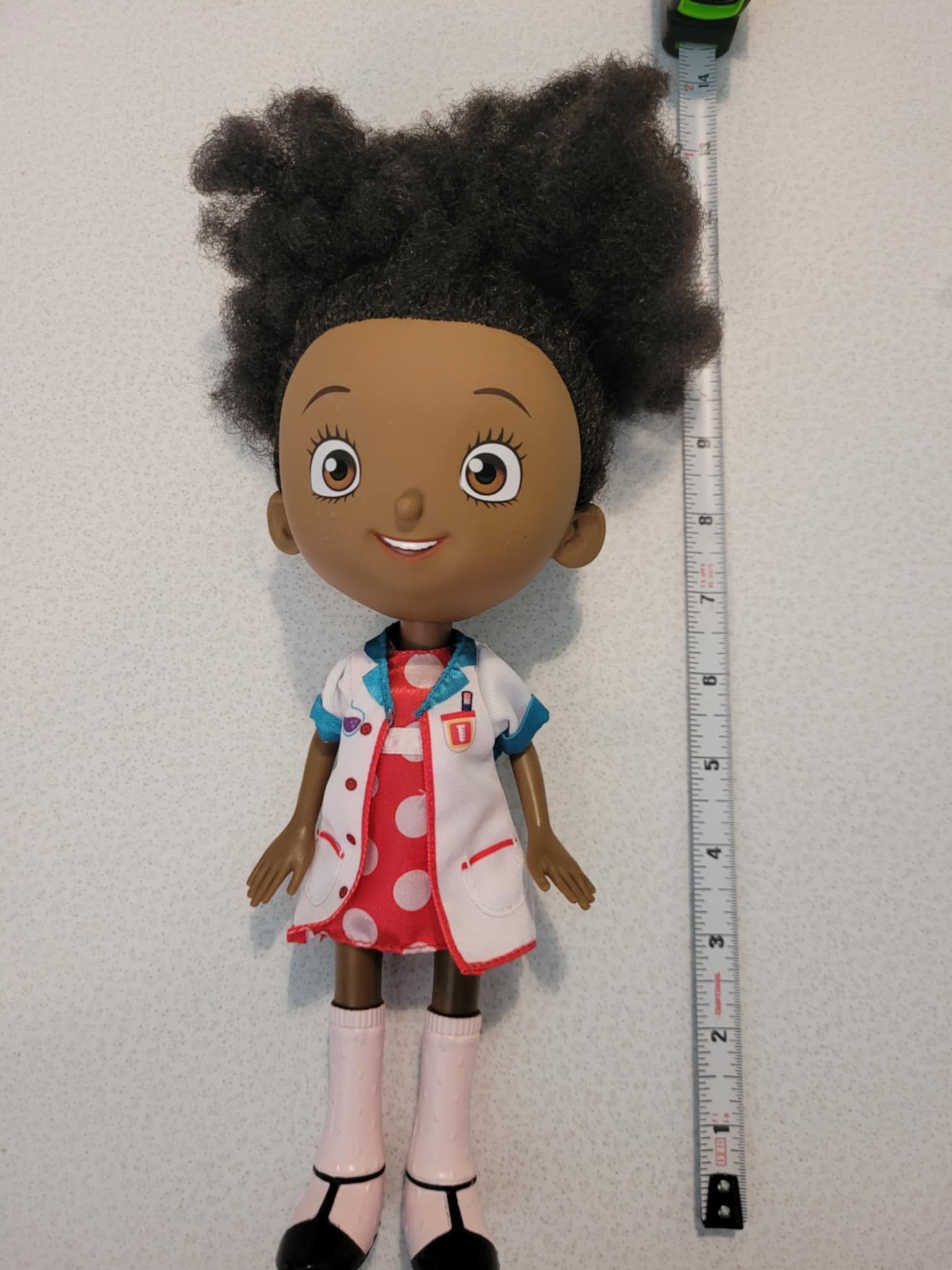 ADA Twist Lab 10 Inch Doll Toy Talks & Sings Netflix -Like New!!
