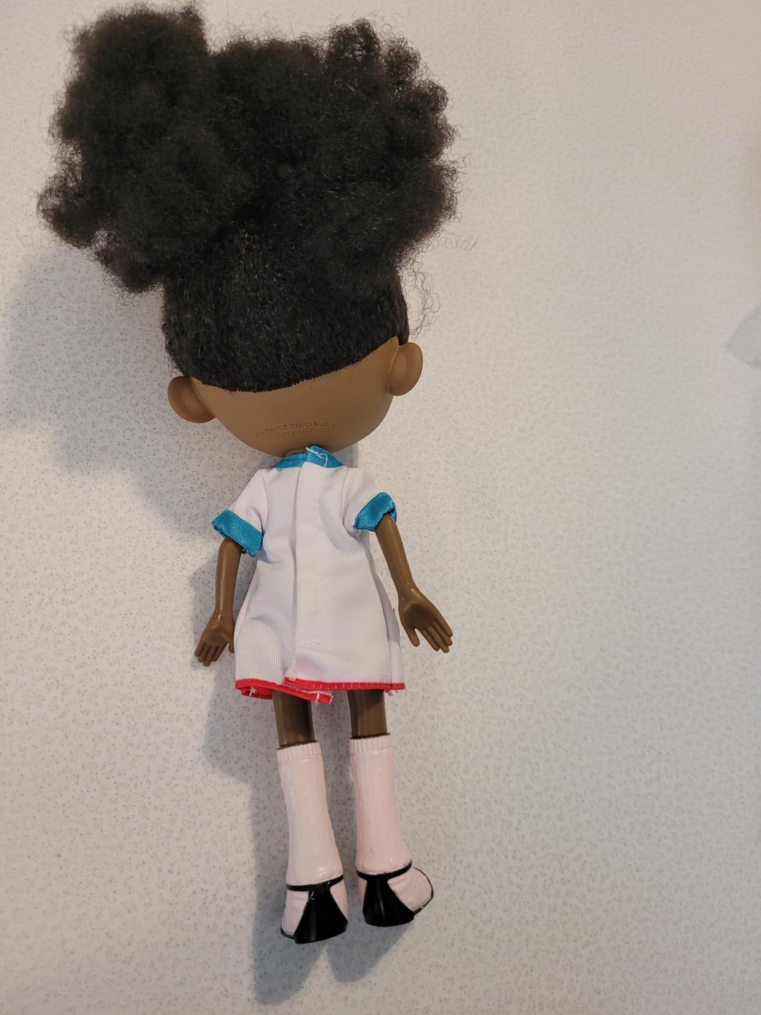 ADA Twist Lab 10 Inch Doll Toy Talks & Sings Netflix -Like New!! - photo 2