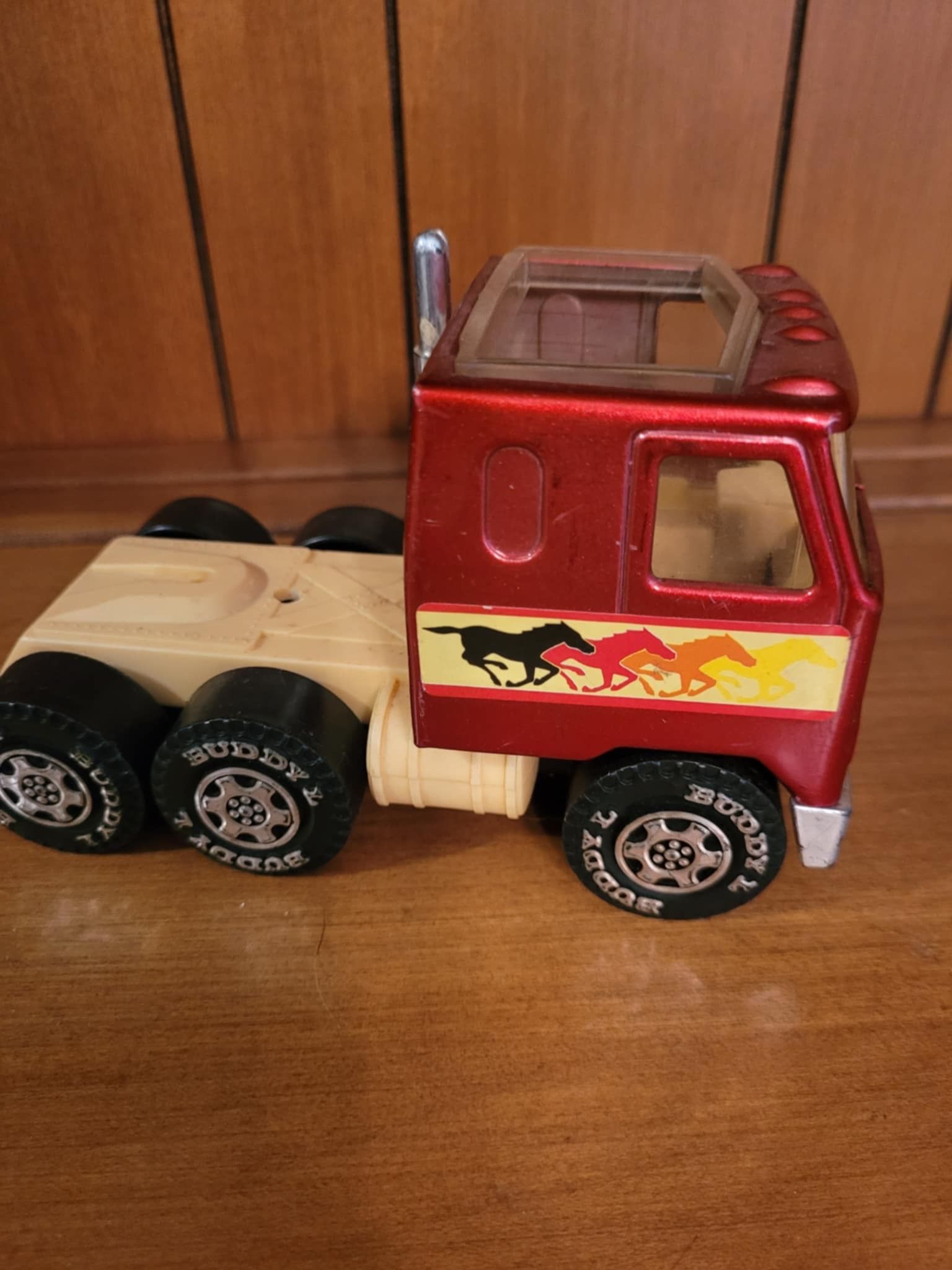 Vintage 1980’s Buddy L Red Mack Semi Truck - photo 2