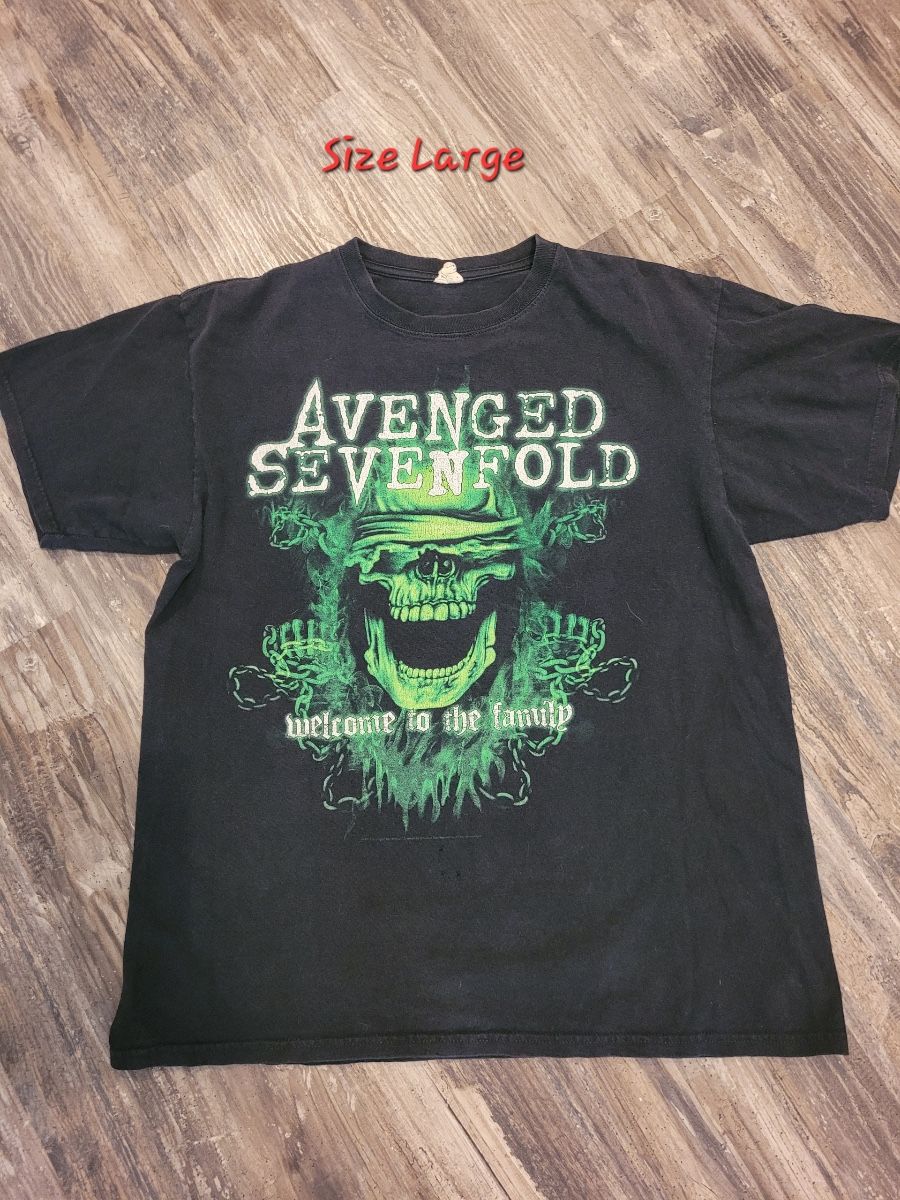 Avenge Sevenfold 2011 Concert Tour Shirt - Size L - photo 2