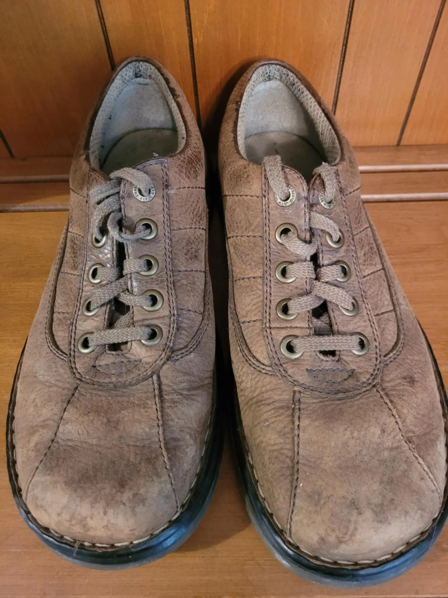 Vintage Doc Martens Brown Leather Low Top Boots Mens Shoes Size image indicator(2)