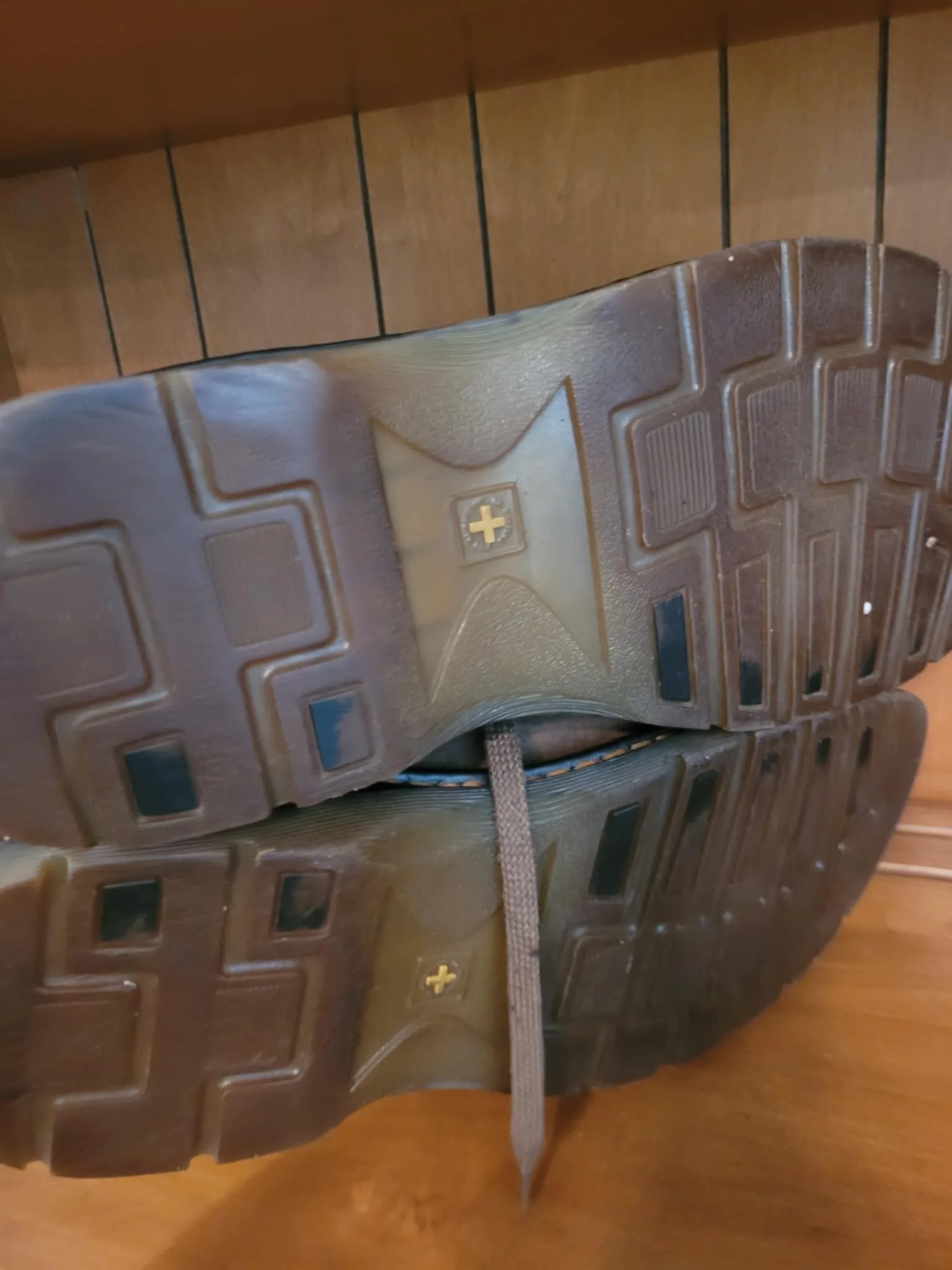 Vintage Doc Martens Brown Leather Low Top Boots Mens Shoes Size image indicator(5)