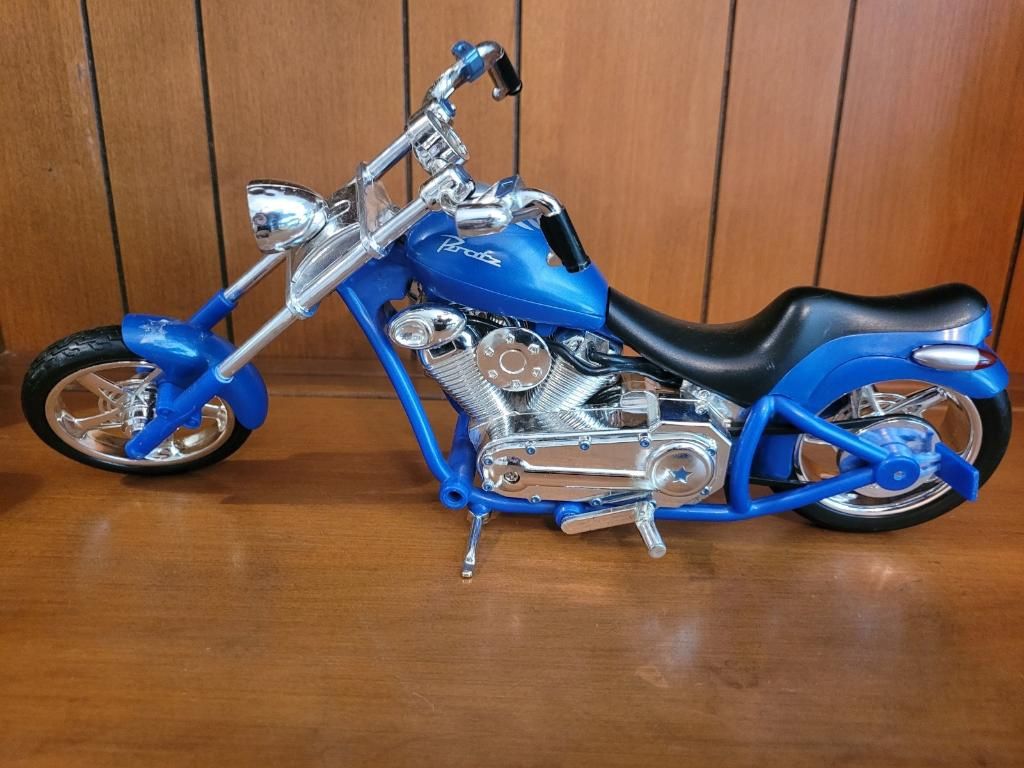 Vintage BRATZ Dolls Blue Motorcycle Chopper Bike Toy - Rare!