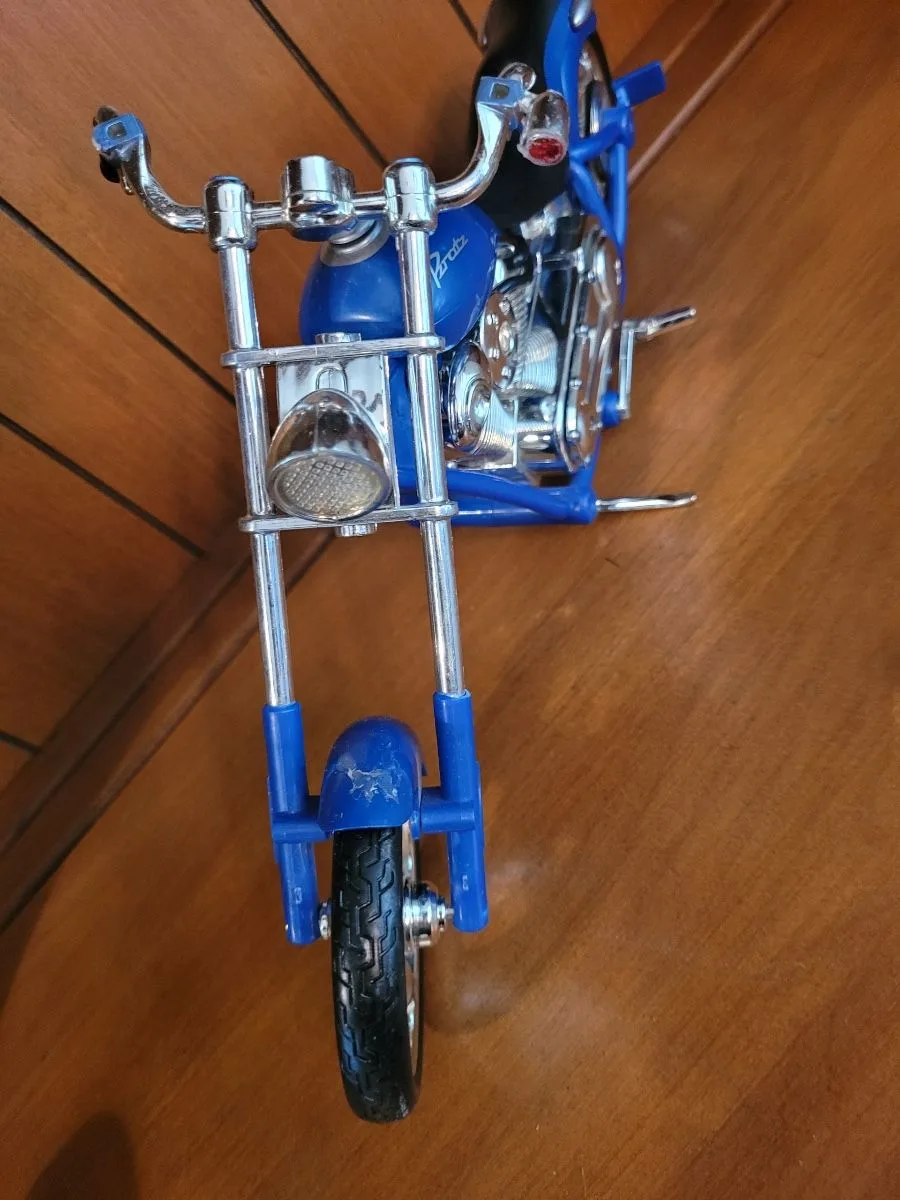 Vintage BRATZ Dolls Blue Motorcycle Chopper Bike Toy - Rare! image indicator(4)
