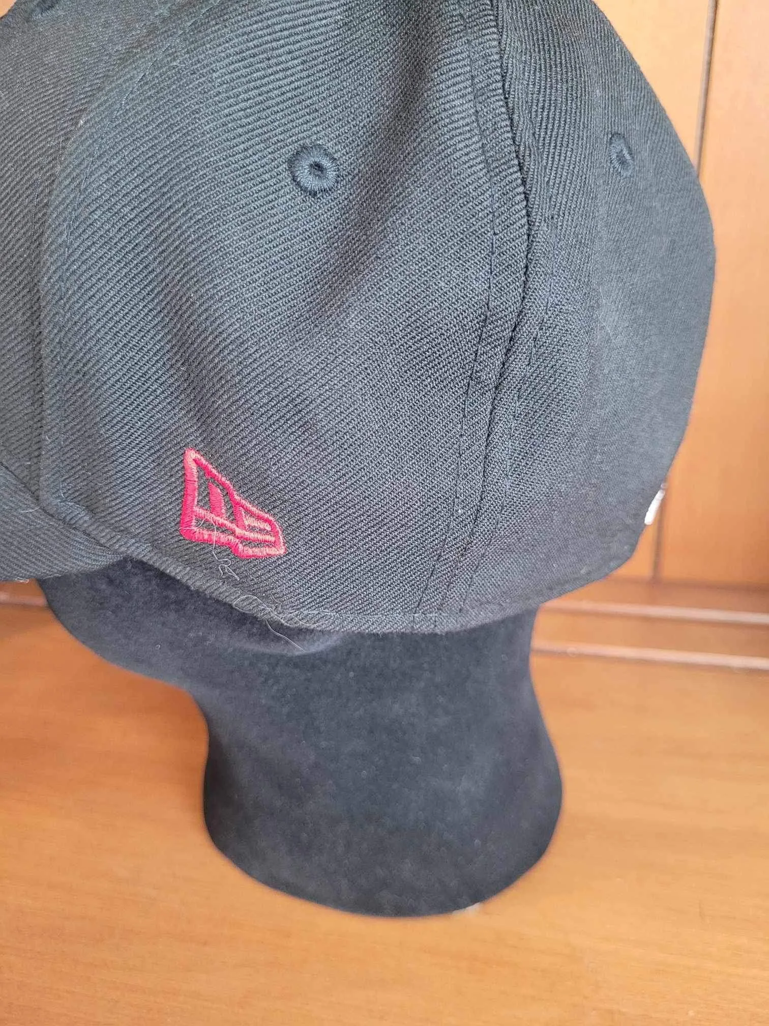 New Era NFL Atlanta Falcons Football Logo 7 1/4 Fitted Hat Cap image indicator(3)