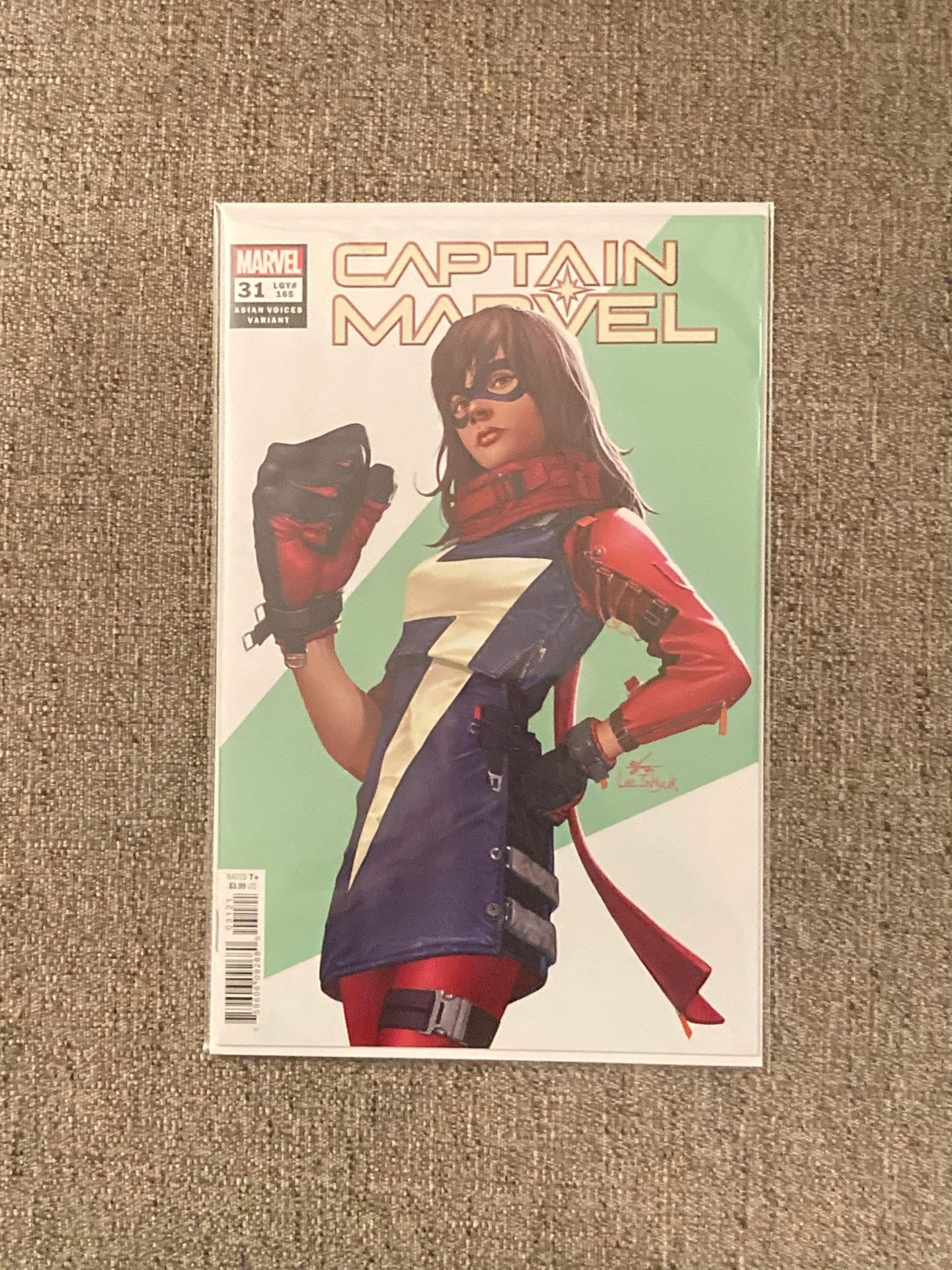 Marvel Comics CAPTAIN MARVEL Issue #31 Variant Ms Marvel Cover C
