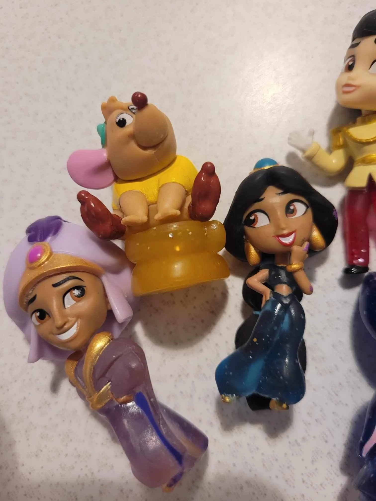 Lot Of 7 Disney Princess Mini Rubber Figures Aladdin Cinderella image indicator(4)
