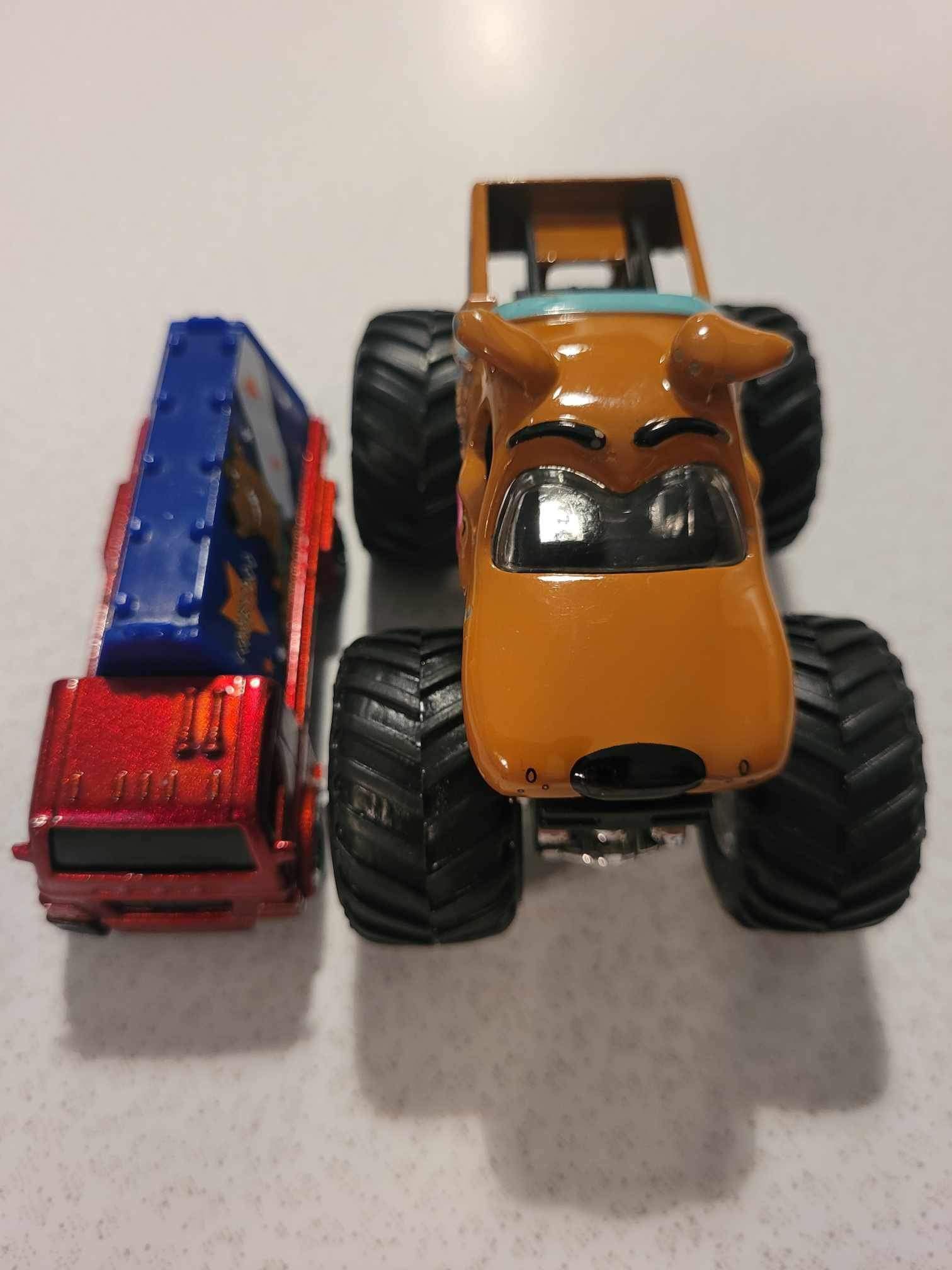 Lot Of Two SCOOBY DOO Die Cast Metal Toy Car Trucks Monster Truc