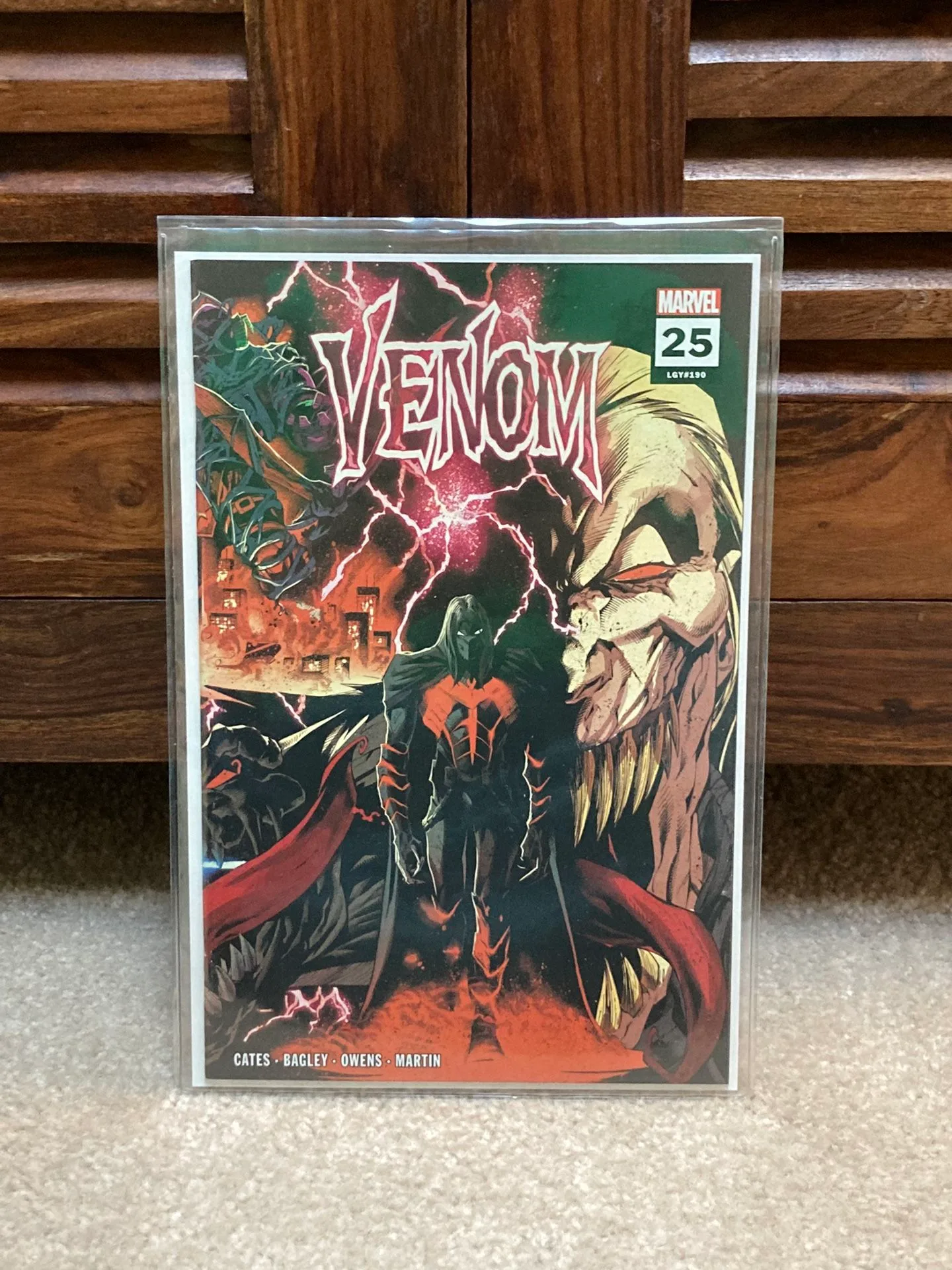 Marvel Comics VENOM issue #25 Variant Wrap Cover Comic Book thumbnail