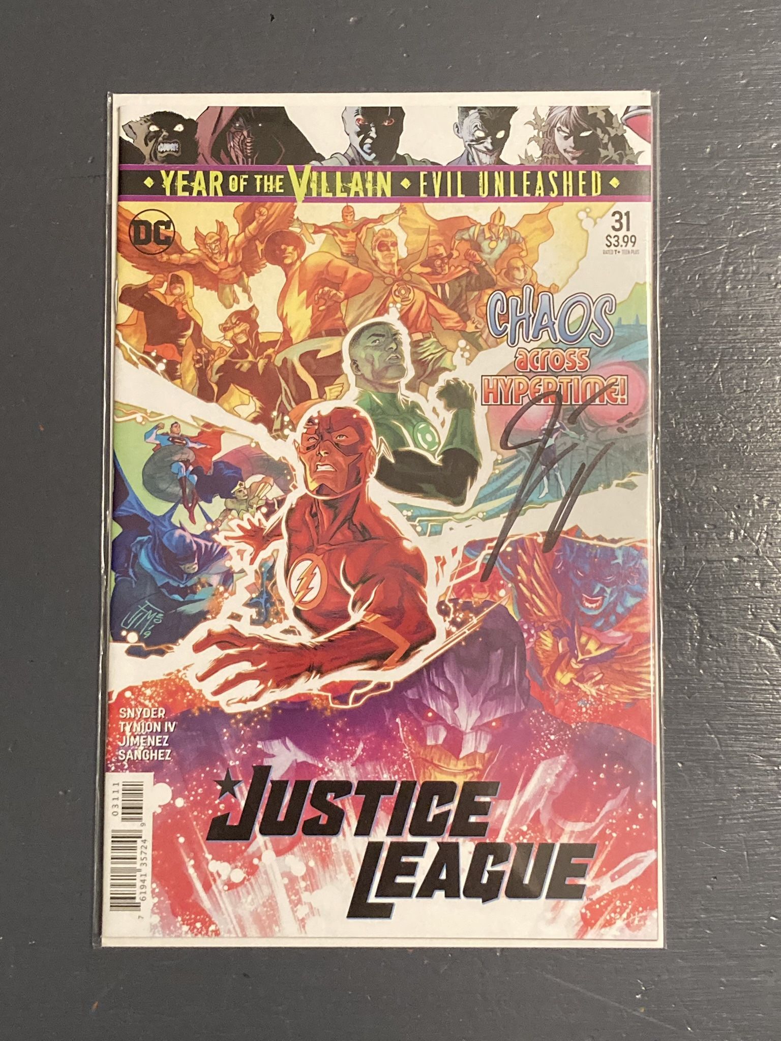 JUSTICE LEAGUE #31 Variant Signed Comic Book With COA