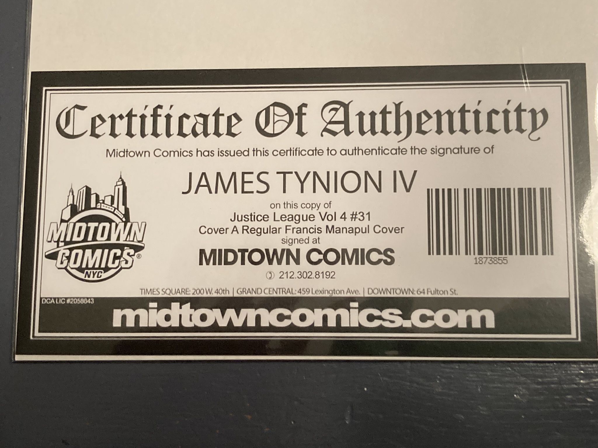 JUSTICE LEAGUE #31 Variant Signed Comic Book With COA - photo 2