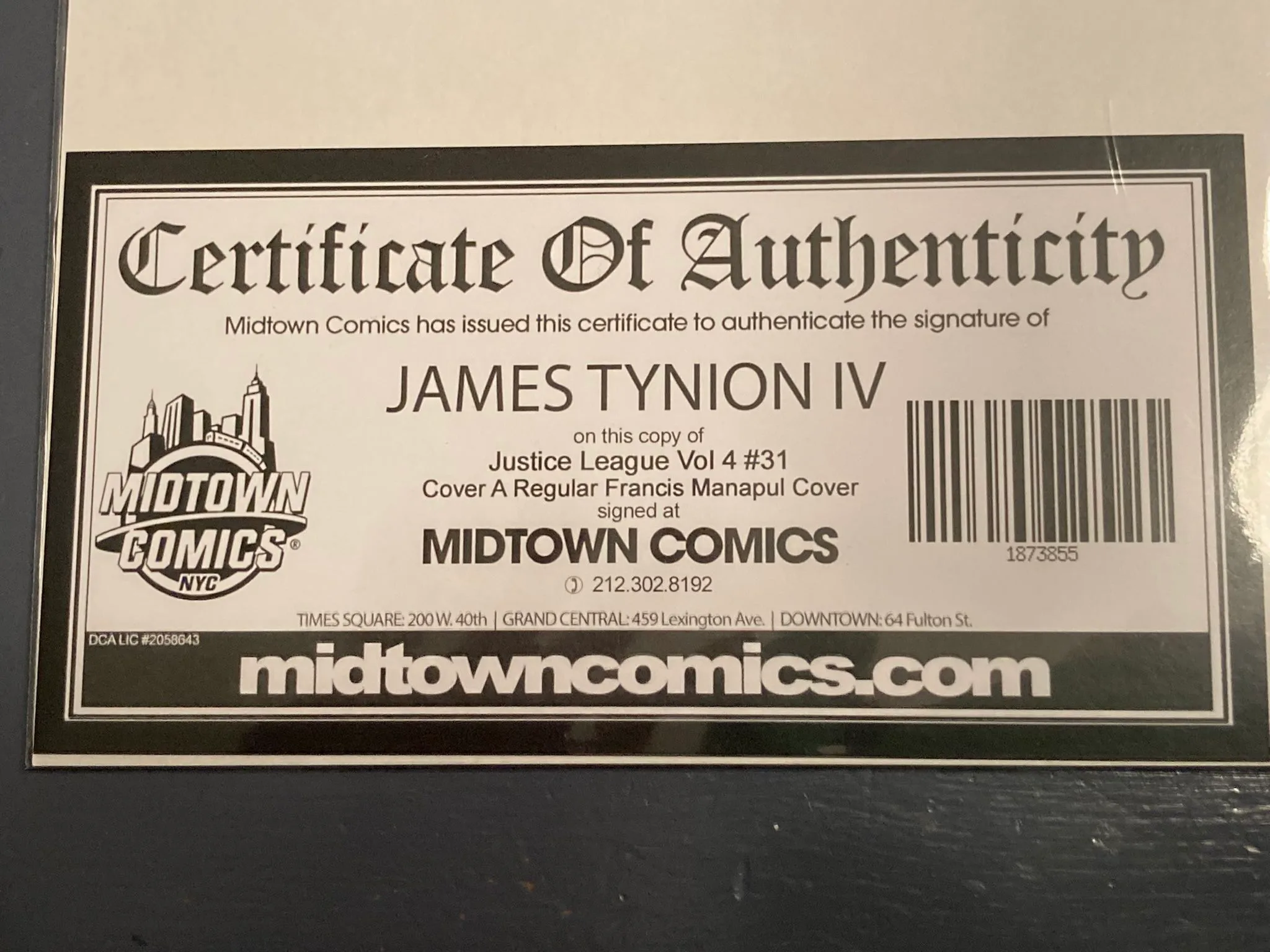 JUSTICE LEAGUE #31 Variant Signed Comic Book With COA image indicator(2)