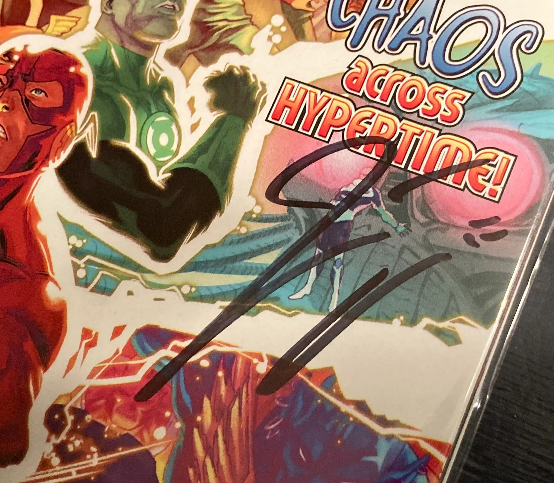 JUSTICE LEAGUE #31 Variant Signed Comic Book With COA image indicator(3)