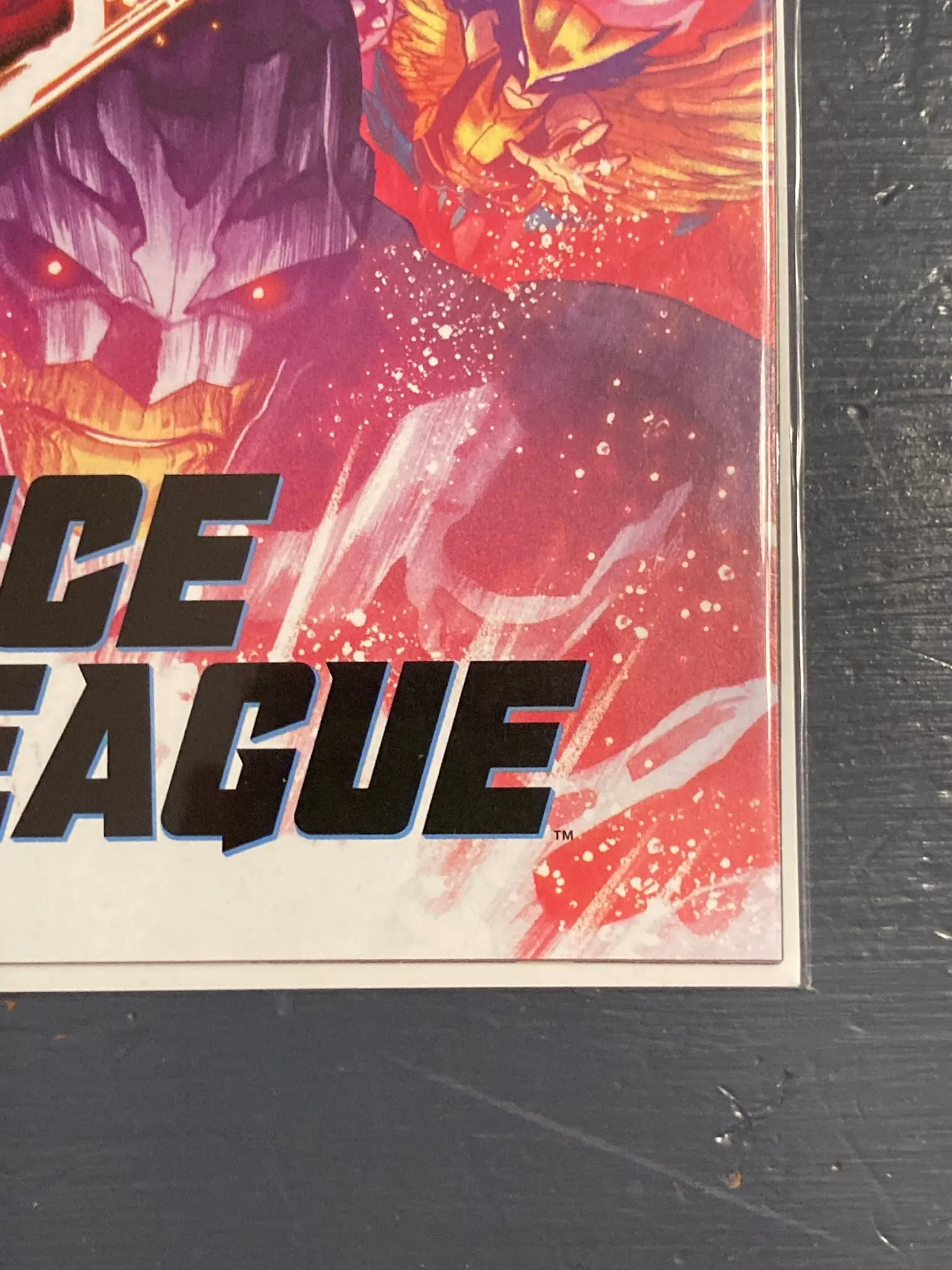 JUSTICE LEAGUE #31 Variant Signed Comic Book With COA image indicator(7)