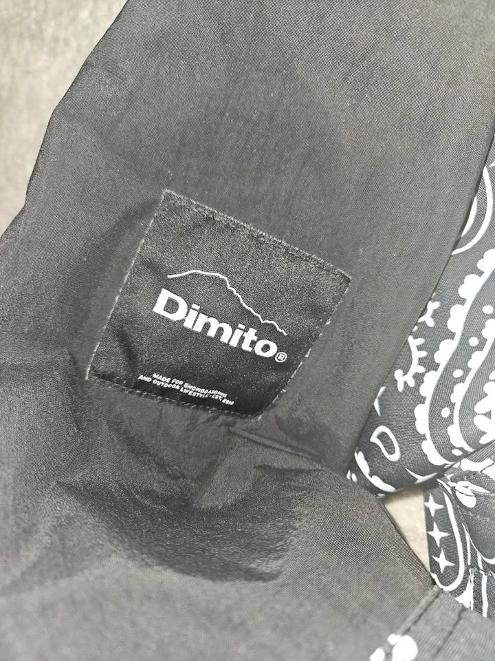 Snowboard jacket size large image indicator(2)