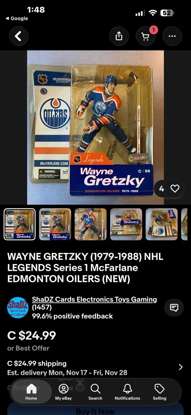 McFarlane Wayne Gretzky Figurine image indicator(2)