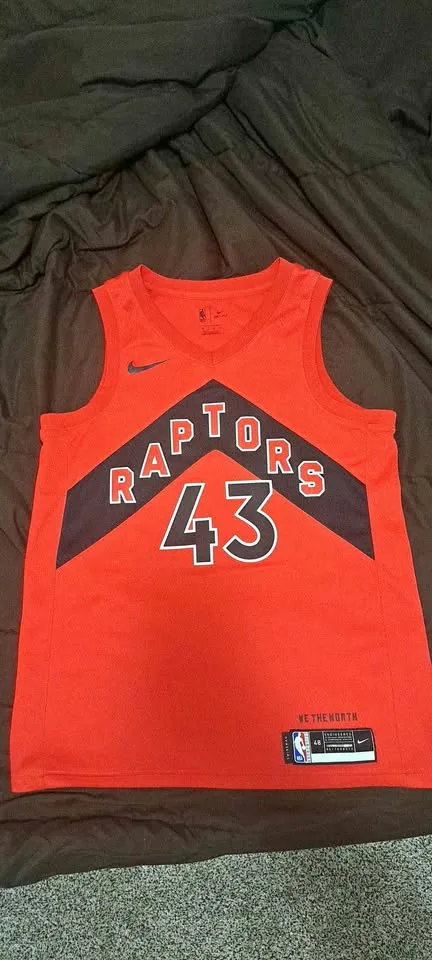 2 NBA Jerseys – Siakam (Authentic) + Dončić (Replica) – Size Lar